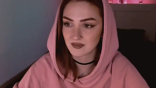 Snapshot of LilyFarey chatting on December 17, 2024, 9:27 pm LilyFarey online show from December 17, 2024, 9:27 pm