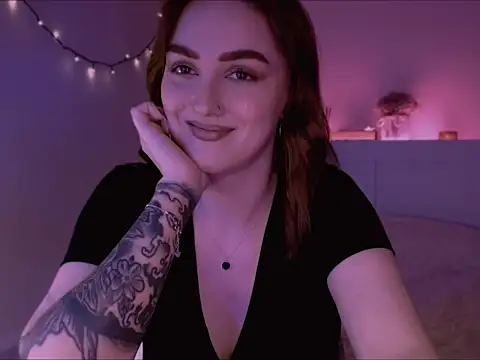 Snapshot of LilyFarey chatting on February 12, 2025, 6:19 pm LilyFarey online show from February 12, 2025, 6:19 pm