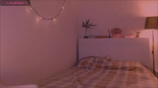 Snapshot of LilyFarey chatting on September 28, 2025, 4:56 pm LilyFarey online show from September 28, 2025, 4:56 pm