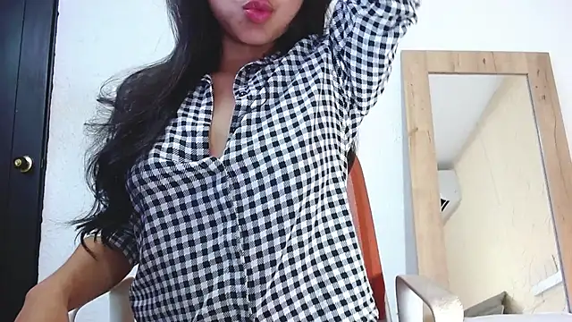 Snapshot of Sweet_baby_hellen chatting on January 22, 2025, 3:52 am Sweet baby hellen online show from January 22, 2025, 3:52 am