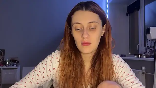 Uniarten online show from December 15, 2025, 6:23 pm