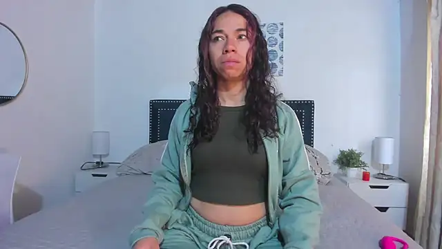 ZulyMichels online show from December 5, 2025, 12:14 pm