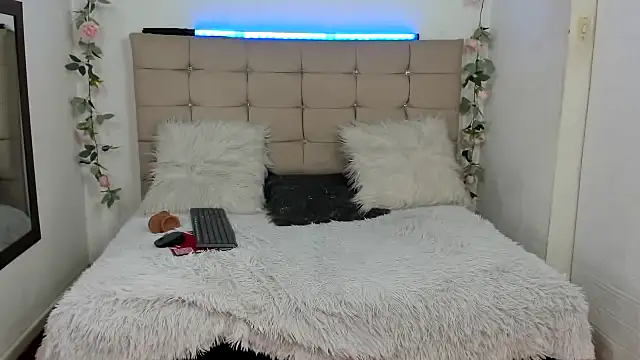 yayita mature online show from November 13, 2025, 3:11 pm