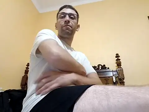 White rabbit  online show from October 30, 2025, 9:04 pm