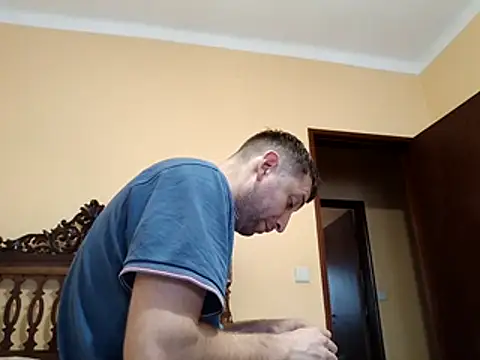 White rabbit  online show from November 1, 2025, 9:11 am