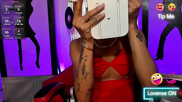 Snapshot of nickyminach_ chatting on February 5, 2026, 3:33 am nickyminach online show from February 5, 2026, 3:33 am