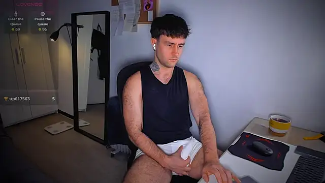 Snapshot of HonestAndrew chatting on February 12, 2026, 8:09 am HonestAndrew online show from February 12, 2026, 8:09 am