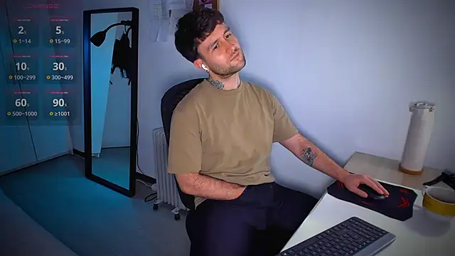 Snapshot of HonestAndrew chatting on February 17, 2026, 12:56 pm HonestAndrew online show from February 17, 2026, 12:56 pm