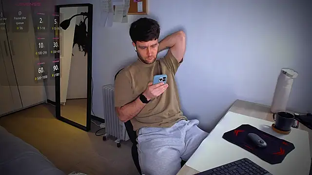 Snapshot of HonestAndrew chatting on February 18, 2026, 12:01 pm HonestAndrew online show from February 18, 2026, 12:01 pm