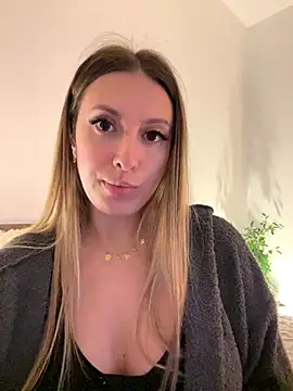 Snapshot of Eva_Ryen chatting on October 23, 2025, 4:50 pm Eva Ryen online show from October 23, 2025, 4:50 pm