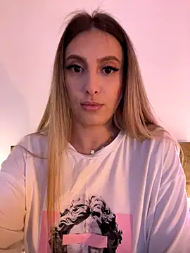 Snapshot of Eva_Ryen chatting on October 25, 2025, 4:13 pm Eva Ryen online show from October 25, 2025, 4:13 pm