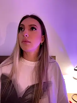 Snapshot of Eva_Ryen chatting on November 6, 2025, 4:52 pm Eva Ryen online show from November 6, 2025, 4:52 pm