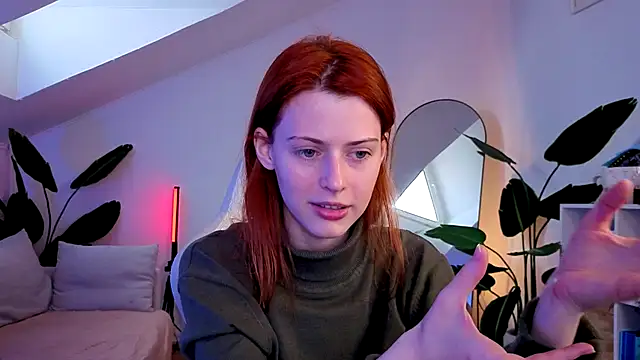 doll lesli online show from November 23, 2025, 9:31 am