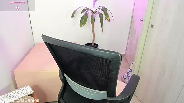 Victoriasant online show from February 1, 2026, 10:30 pm