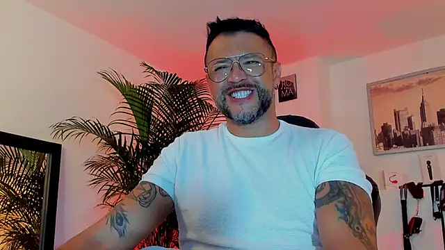 MrFrank tattoo online show from December 2, 2024, 7:03 am