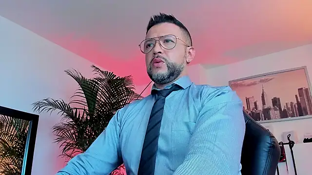 MrFrank tattoo online show from December 3, 2024, 11:33 am