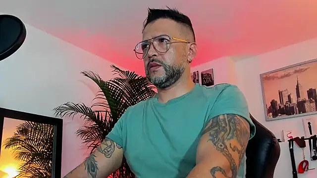 MrFrank tattoo online show from December 21, 2024, 4:30 am