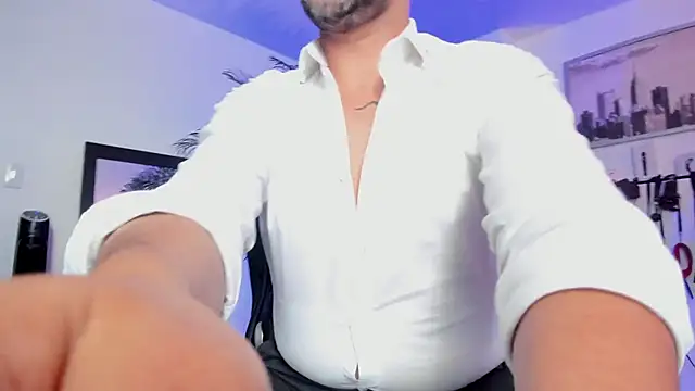 MrFrank tattoo online show from December 23, 2024, 6:05 pm