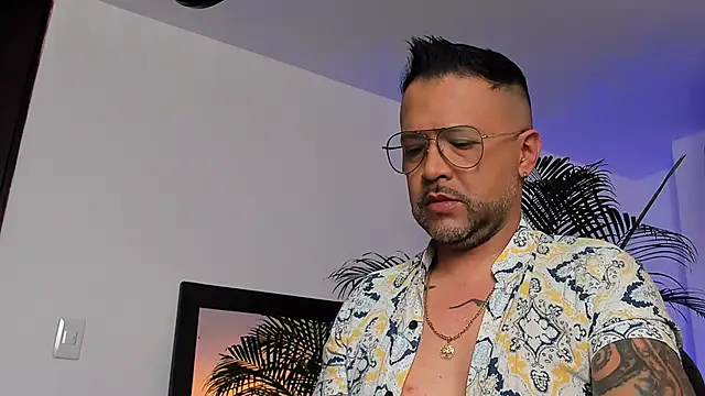 MrFrank tattoo online show from January 15, 2025, 3:39 pm