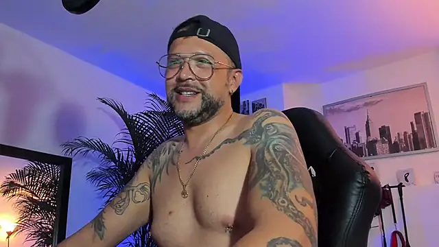 MrFrank tattoo online show from January 30, 2025, 1:22 am