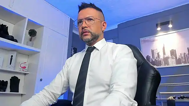 MrFrank tattoo online show from March 17, 2025, 1:39 pm