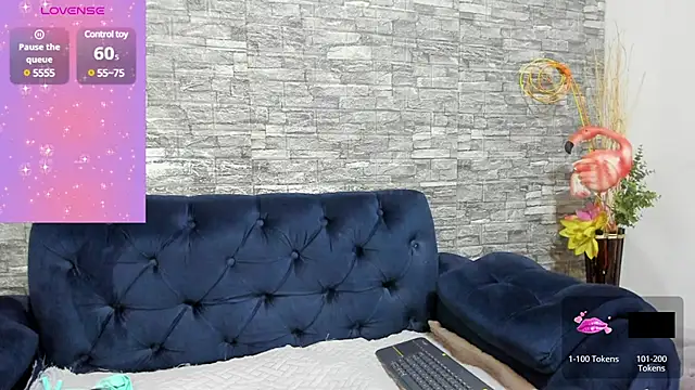 Snapshot of LizzRouse chatting on January 9, 2025, 11:56 pm LizzRouse online show from January 9, 2025, 11:56 pm