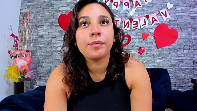 Snapshot of LizzRouse chatting on February 10, 2025, 9:47 pm LizzRouse online show from February 10, 2025, 9:47 pm