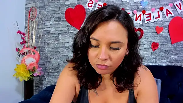 Snapshot of LizzRouse chatting on February 11, 2025, 12:49 am LizzRouse online show from February 11, 2025, 12:49 am