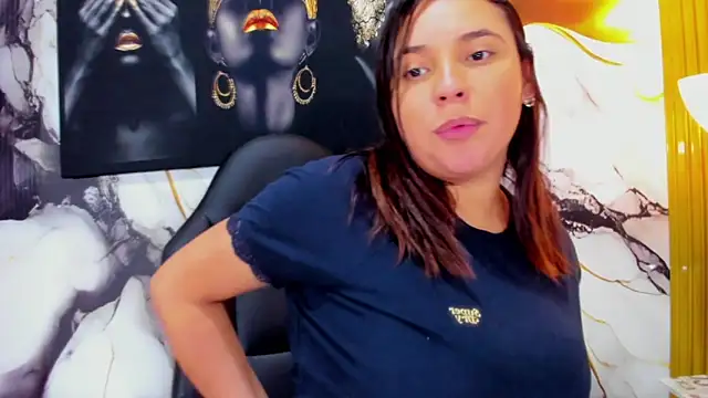 Snapshot of LizzRouse chatting on March 11, 2025, 9:15 pm LizzRouse online show from March 11, 2025, 9:15 pm