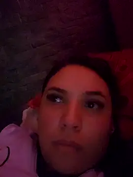 Snapshot of LizzRouse chatting on October 1, 2025, 2:01 pm LizzRouse online show from October 1, 2025, 2:01 pm