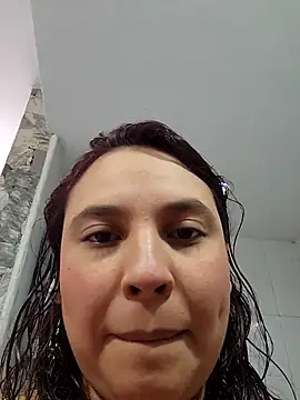 LizzRouse online show from December 2, 2025, 5:19 pm