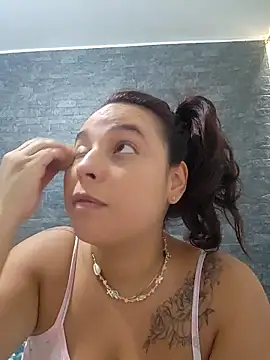 LizzRouse online show from December 18, 2025, 1:39 pm