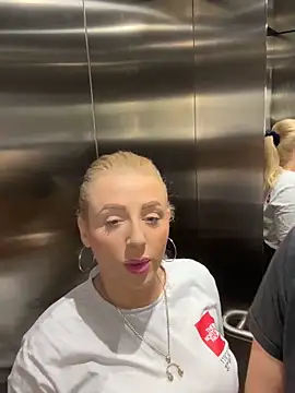 Strongqueen online show from January 9, 2025, 5:22 pm