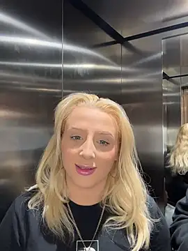 Strongqueen online show from January 10, 2025, 9:10 pm