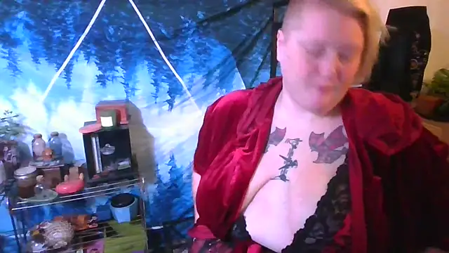 Snapshot of buxombosums chatting on December 15, 2025, 7:12 am buxombosums online show from December 15, 2025, 7:12 am