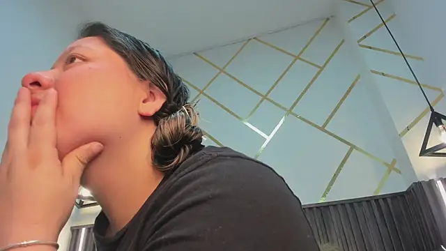 Snapshot of _rebecca1 chatting on February 5, 2026, 12:37 am rebecca1 online show from February 5, 2026, 12:37 am