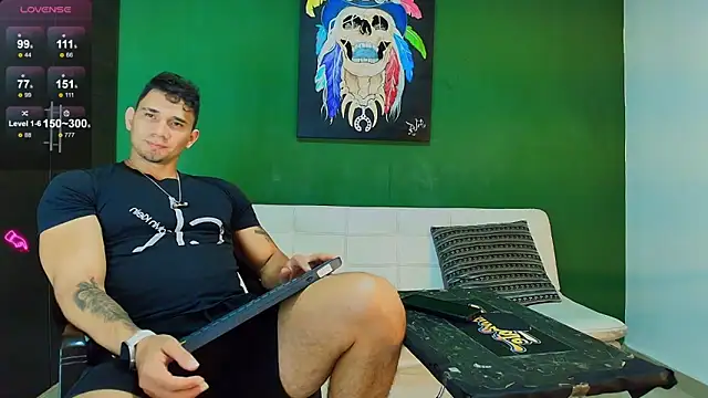 Snapshot of GendersonFit chatting on October 28, 2025, 10:12 pm GendersonFit online show from October 28, 2025, 10:12 pm