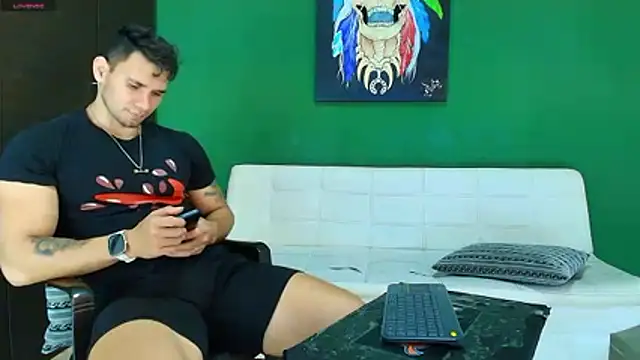 Snapshot of GendersonFit chatting on November 1, 2025, 11:51 pm GendersonFit online show from November 1, 2025, 11:51 pm