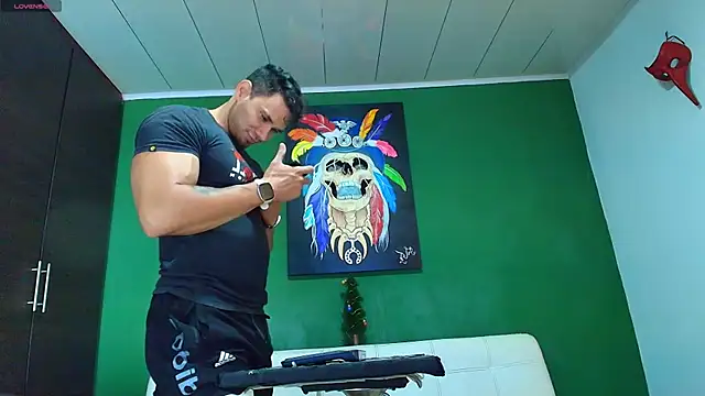 Snapshot of GendersonFit chatting on November 24, 2025, 9:03 pm GendersonFit online show from November 24, 2025, 9:03 pm