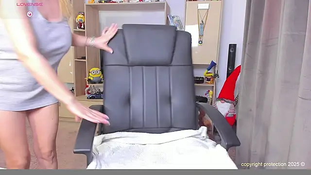 SquirtKitten online show from February 4, 2025, 2:21 pm