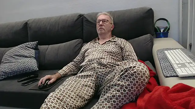 Nudelschwanz online show from February 8, 2026, 6:39 am