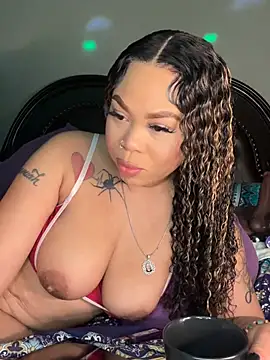 Snapshot of ThickAssRena chatting on July 6, 2026, 5:37 am ThickAssRena online show from July 6, 2026, 5:37 am