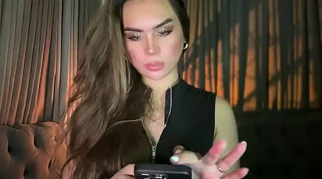 Snapshot of Mistress_supreme chatting on January 30, 2025, 1:44 am Mistress supreme online show from January 30, 2025, 1:44 am