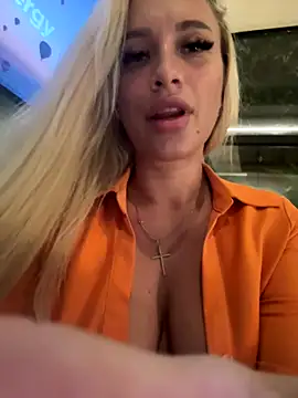 Snapshot of SinwithAmy chatting on October 8, 2025, 3:37 am SinwithAmy online show from October 8, 2025, 3:37 am