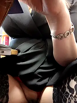 Snapshot of Office_Albertina chatting on January 28, 2025, 4:18 am Office Albertina online show from January 28, 2025, 4:18 am