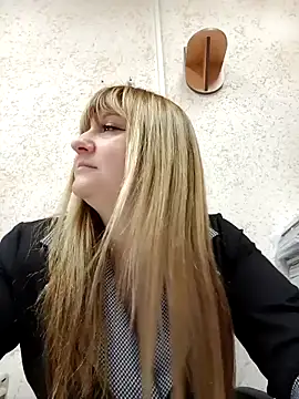 Snapshot of Office_Albertina chatting on October 22, 2025, 10:09 pm Office Albertina online show from October 22, 2025, 10:09 pm