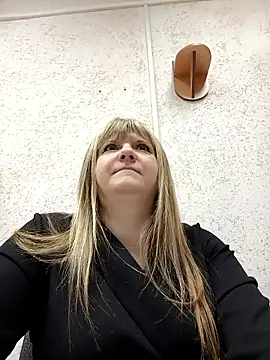 Snapshot of Office_Albertina chatting on January 12, 2026, 10:04 pm Office Albertina online show from January 12, 2026, 10:04 pm