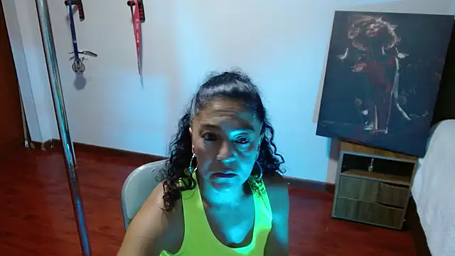 Snapshot of Anitta_muscle chatting on January 15, 2026, 8:23 pm Anitta muscle online show from January 15, 2026, 8:23 pm