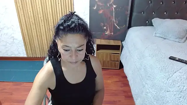 Snapshot of Anitta_muscle chatting on March 13, 2026, 9:43 pm Anitta muscle online show from March 13, 2026, 9:43 pm