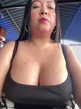 Snapshot of cami_ortiz__ chatting on February 14, 2025, 8:15 pm cami ortiz online show from February 14, 2025, 8:15 pm